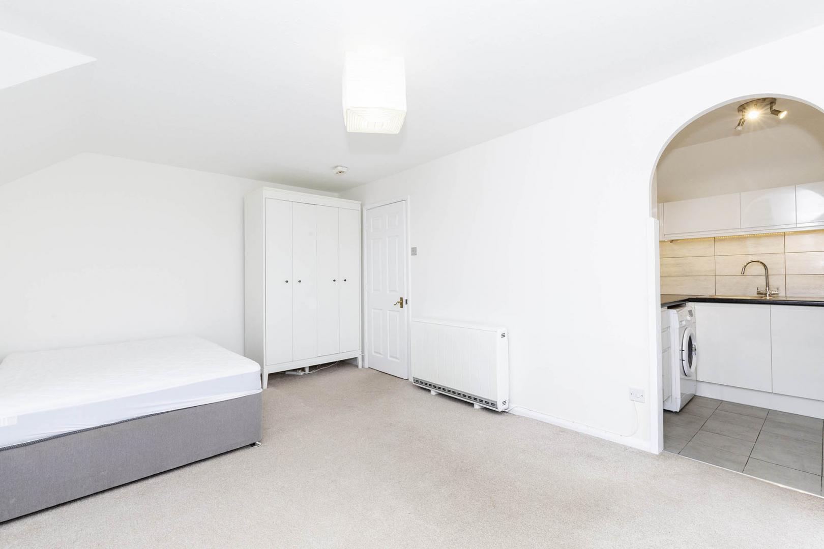 Luxury Studio in Central Location Snowdon Drive, Hendon